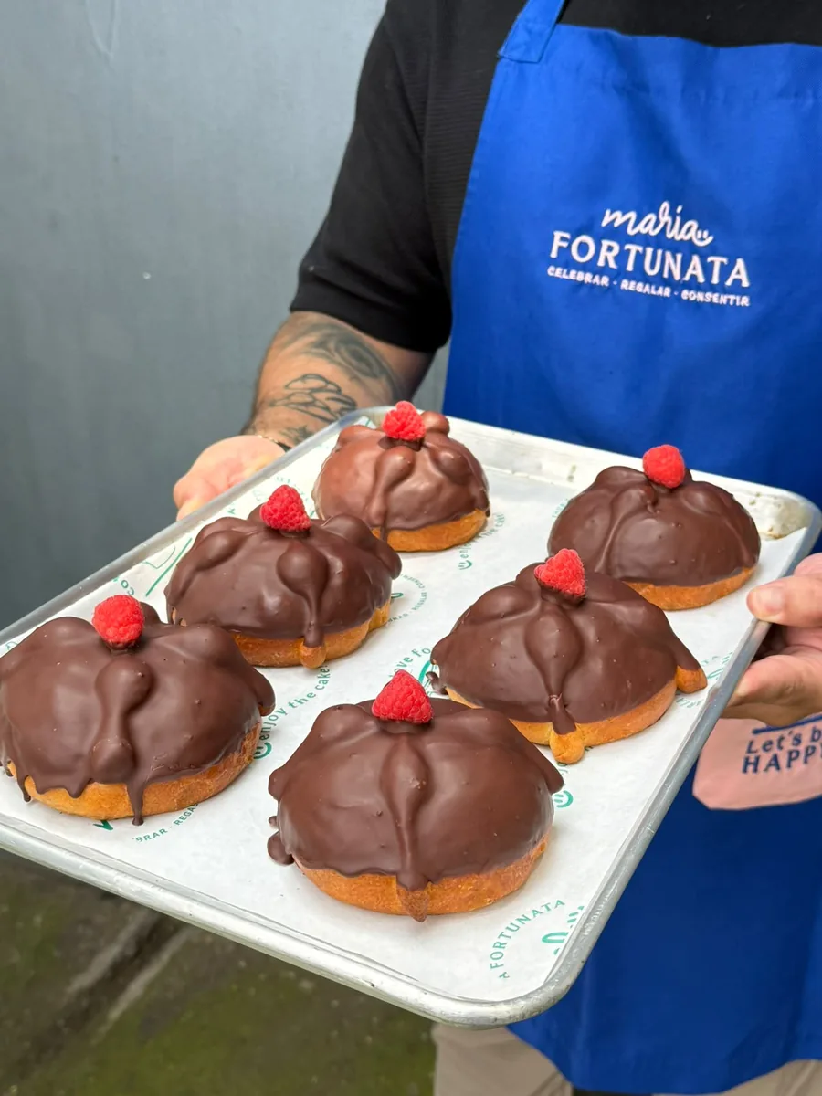 Pan de muerto de ricotta y frambuesa